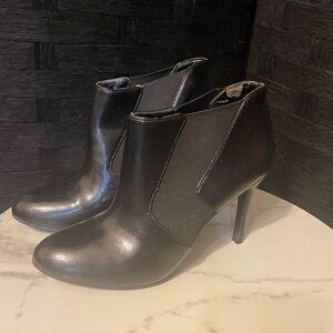 COSMOPOLITAN Women's Ankle Boots Winter Fall Black  Dress Shoes Size 8